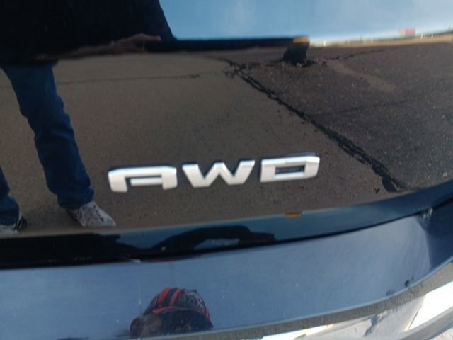 Used 2023 GMC Terrain SLT image 31