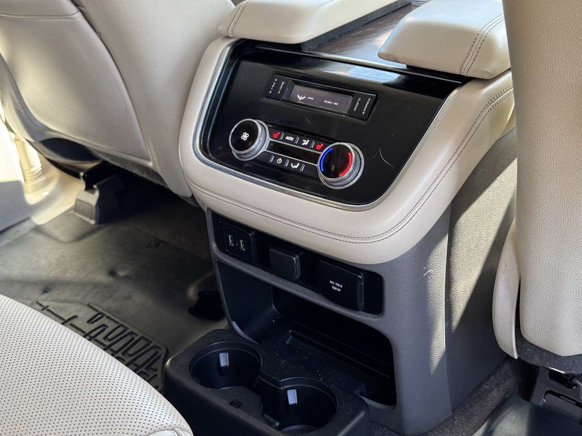Used 2018 Lincoln Navigator L Select w/ Technology Package AWD/4WD image 16