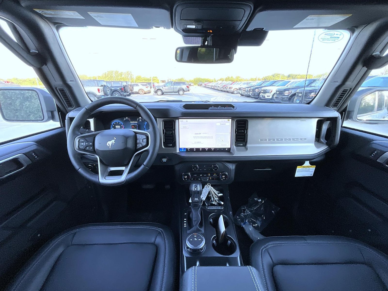 New 2026 Ford Bronco Outer Banks AWD/4WD image 12