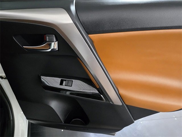 Used 2018 Toyota RAV4 Limited image 21