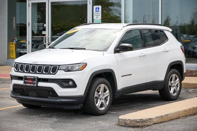 Used 2023 Jeep Compass Latitude w/ Convenience Group AWD/4WD image 28
