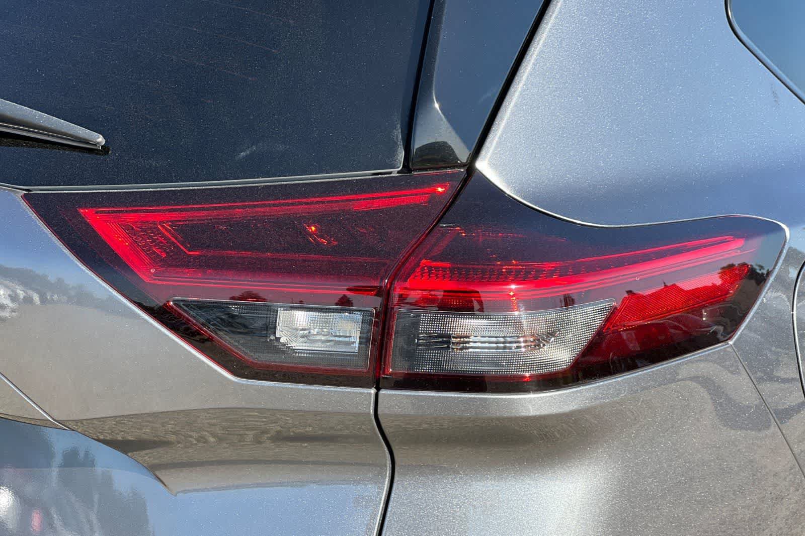 Used 2021 Nissan Rogue SV AWD/4WD image 35