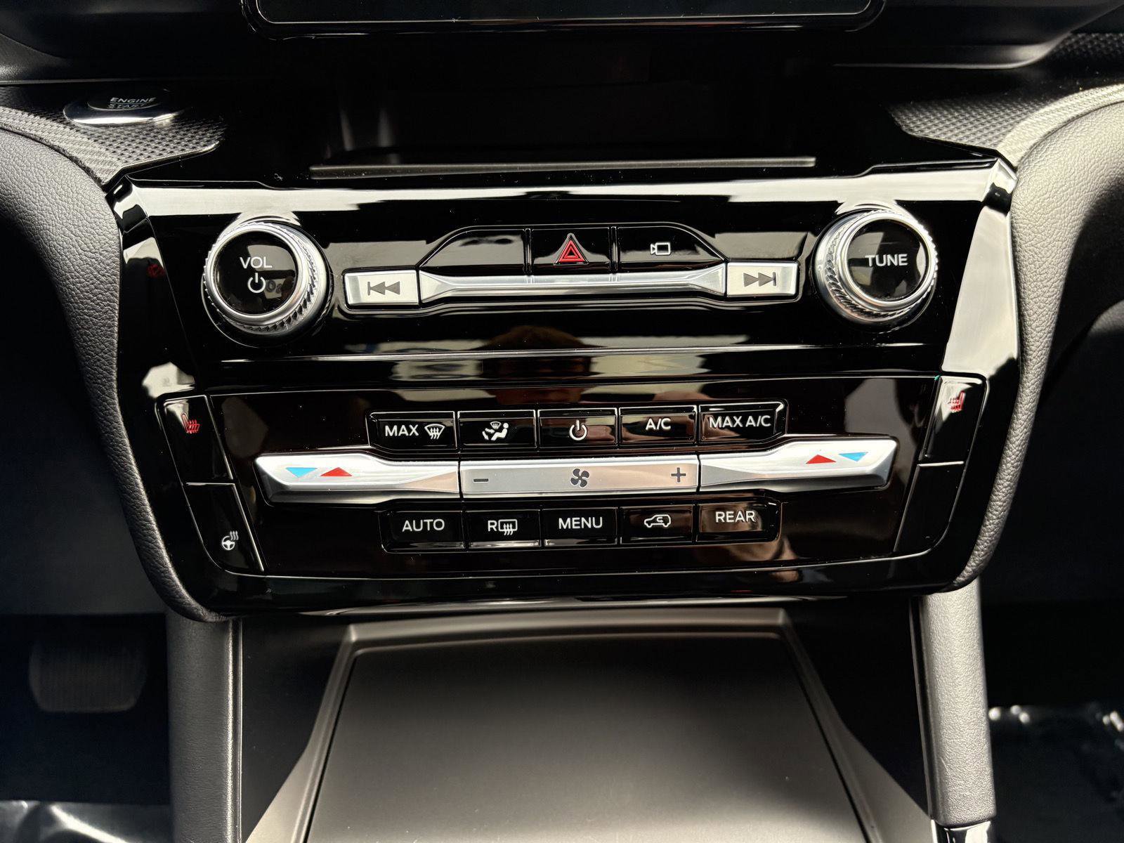 Certified 2022 Ford Explorer ST-Line w/ Class IV Trailer Tow Package image 15