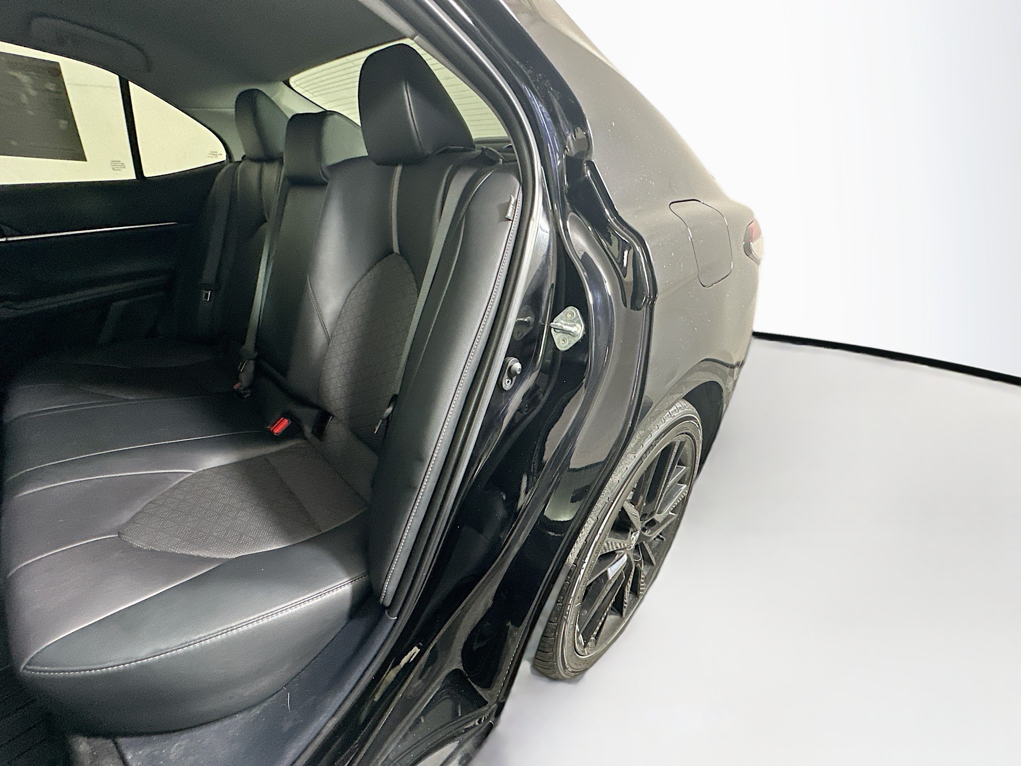 Used 2022 Toyota Camry XSE FWD image 26