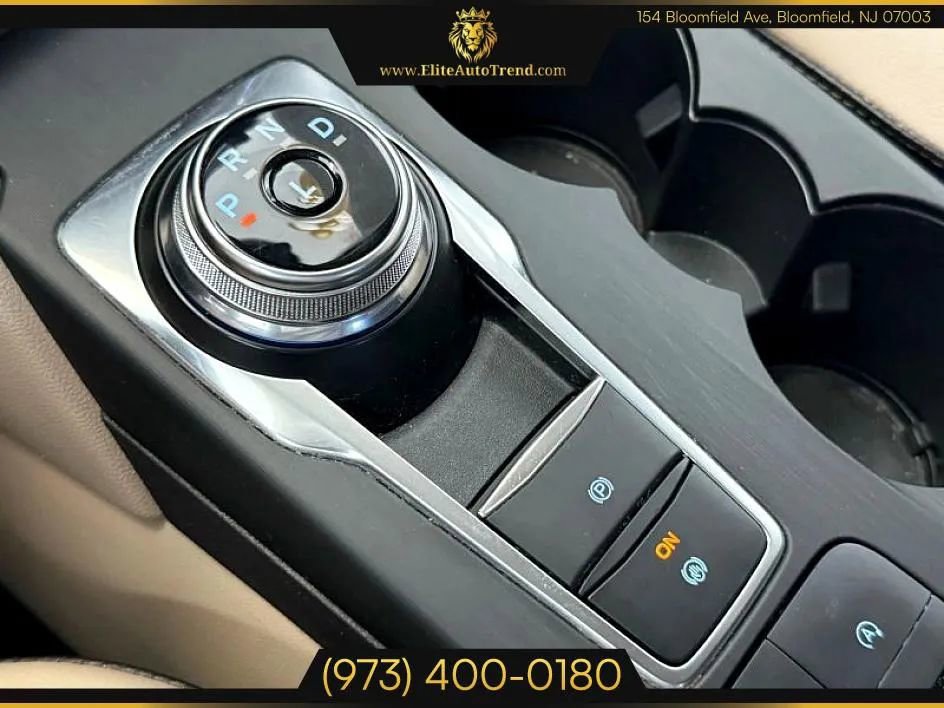 Used 2020 Ford Escape SEL image 17