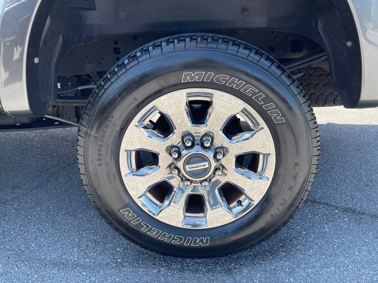 Used 2017 Ford F250 Lariat w/ Lariat Ultimate Package AWD/4WD image 19