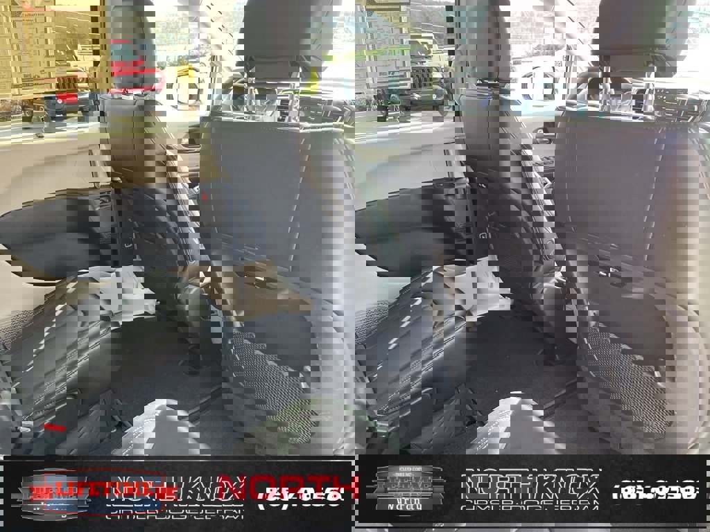 Used 2024 Chrysler Pacifica Touring-L image 24