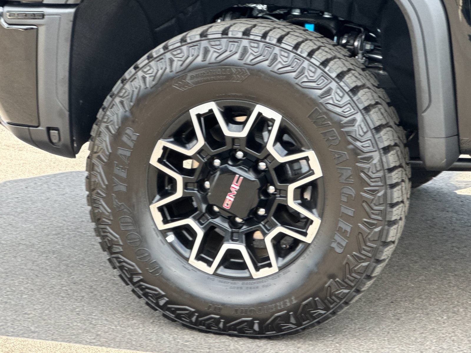 Used 2026 GMC Sierra 2500 AT4X w/ LPO, Black Badging Package AWD/4WD image 32
