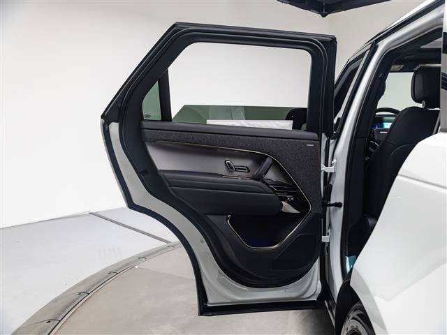 New 2027 Land Rover Range Rover Sport SE AWD/4WD image 25