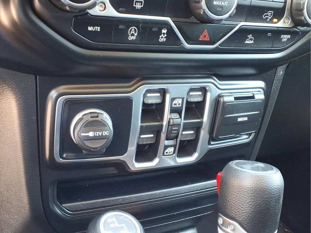 Used 2022 Jeep Wrangler Unlimited Sport AWD/4WD image 8