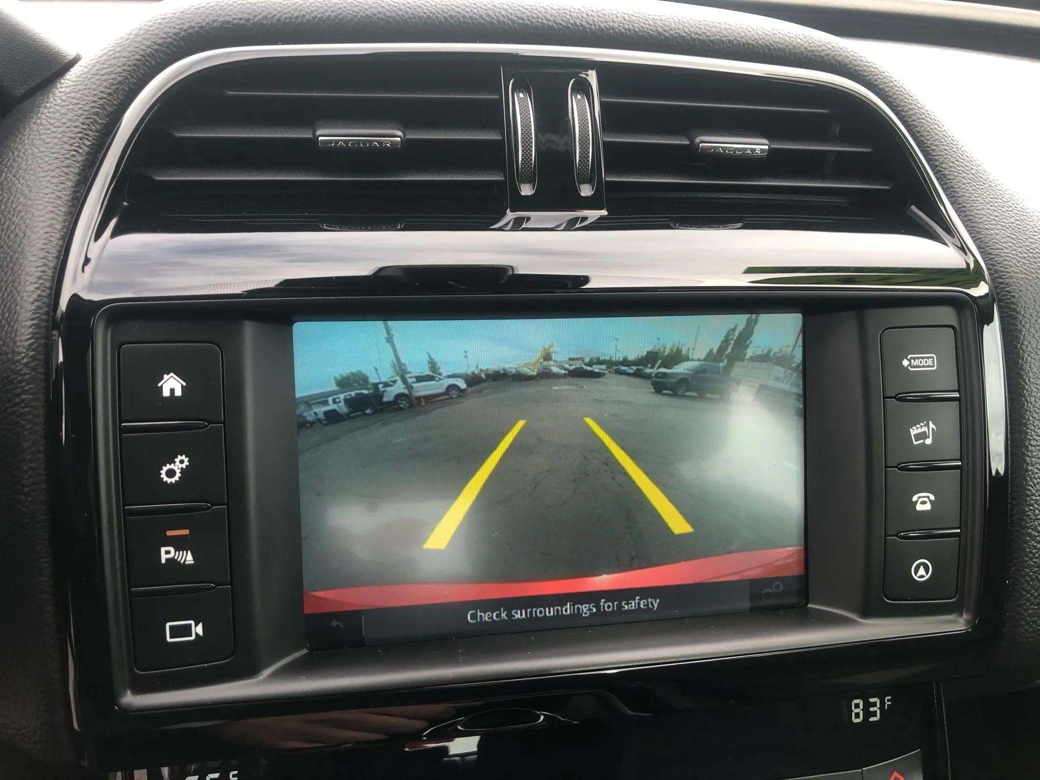 Used 2018 Jaguar XE Premium RWD image 20