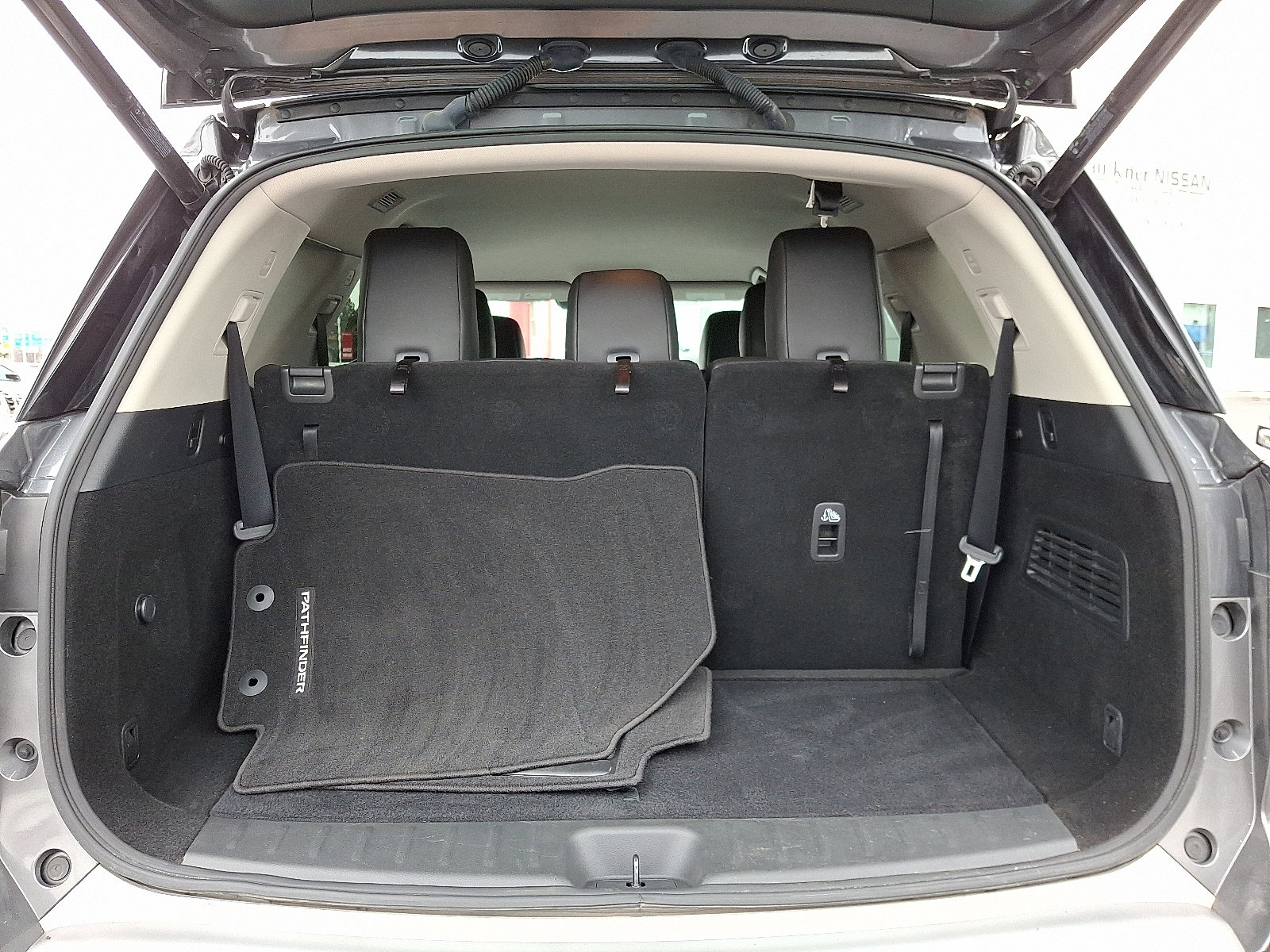 Certified 2023 Nissan Pathfinder SL w/ Lighting Package (N92) image 28