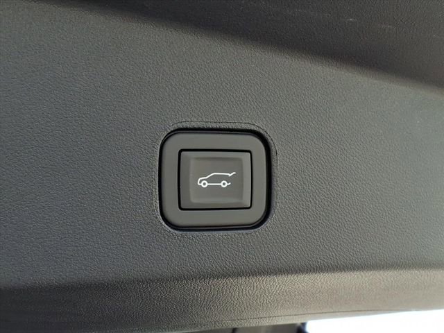New 2026 Cadillac Lyriq V AWD/4WD image 5