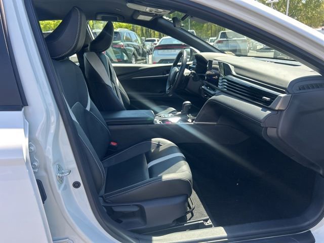 Used 2025 Toyota Camry SE FWD image 15