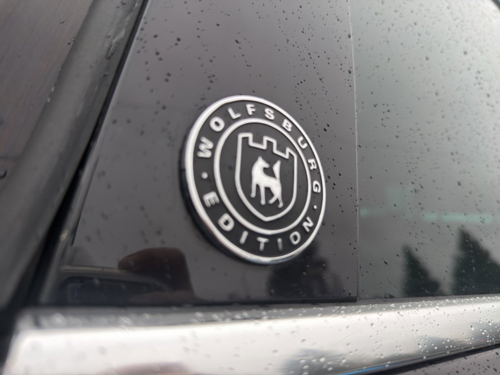 Used 2017 Volkswagen Touareg Wolfsburg Edition image 4