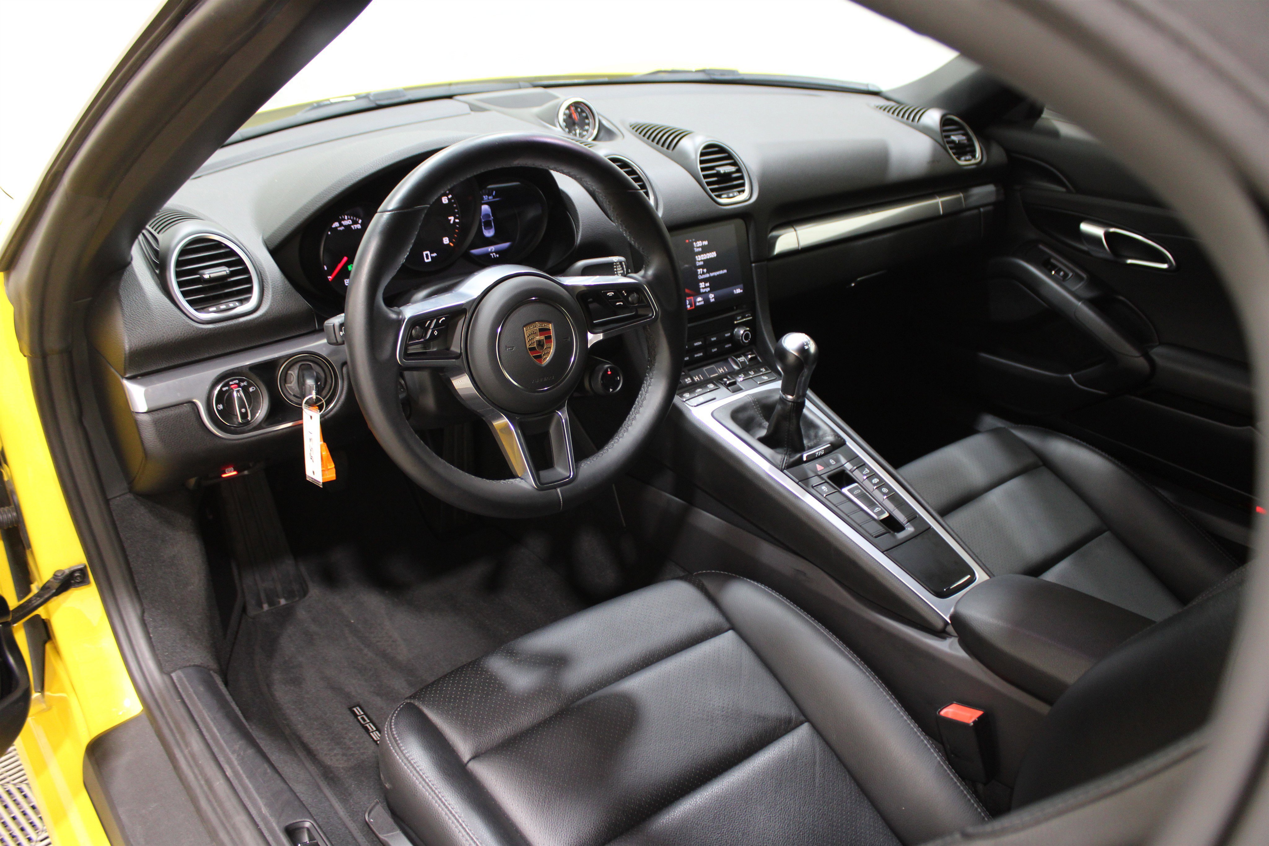 Used 2023 Porsche 718 Boxster w/ Sport Chrono Package image 2