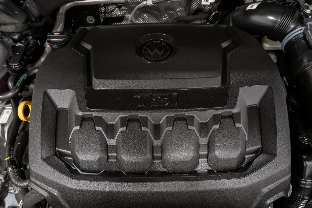 Used 2023 Volkswagen Tiguan SE R-Line AWD/4WD image 4
