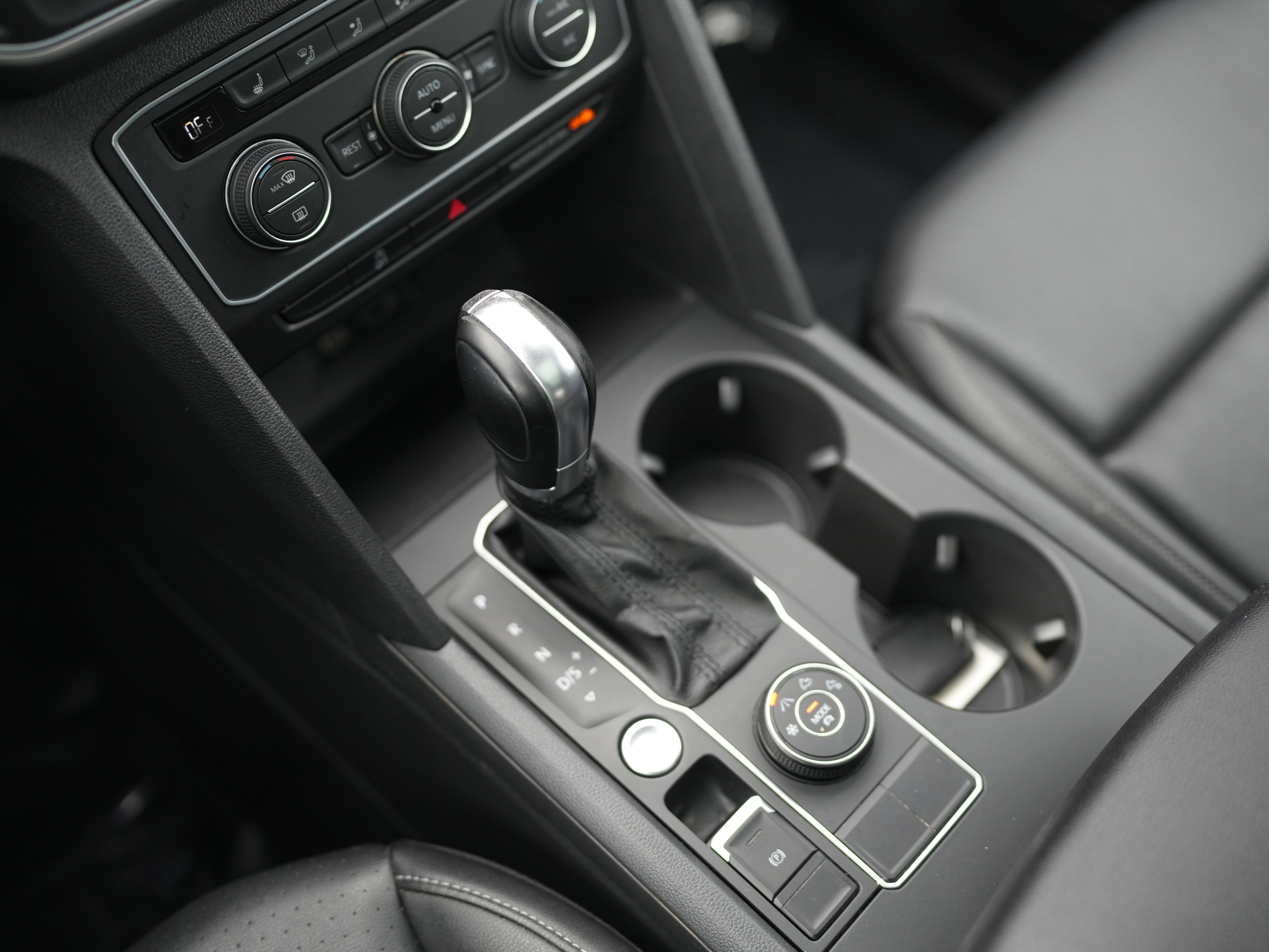 Used 2019 Volkswagen Atlas SE image 18