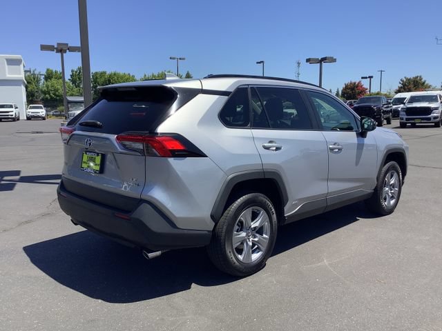 Used 2022 Toyota RAV4 LE AWD/4WD image 31