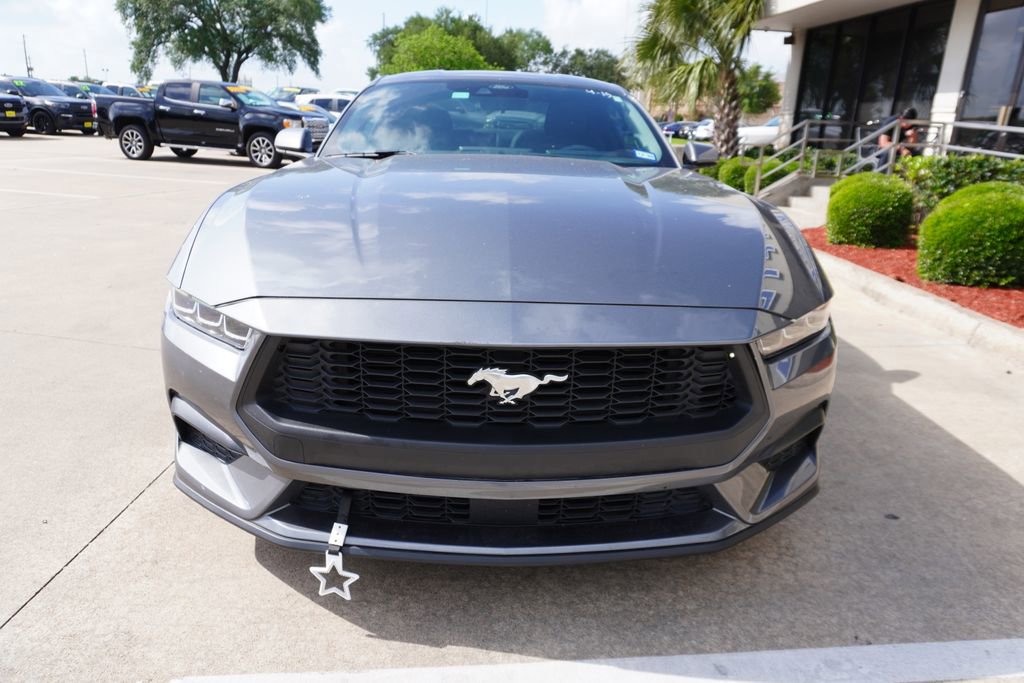 Used 2025 Ford Mustang Coupe image 2