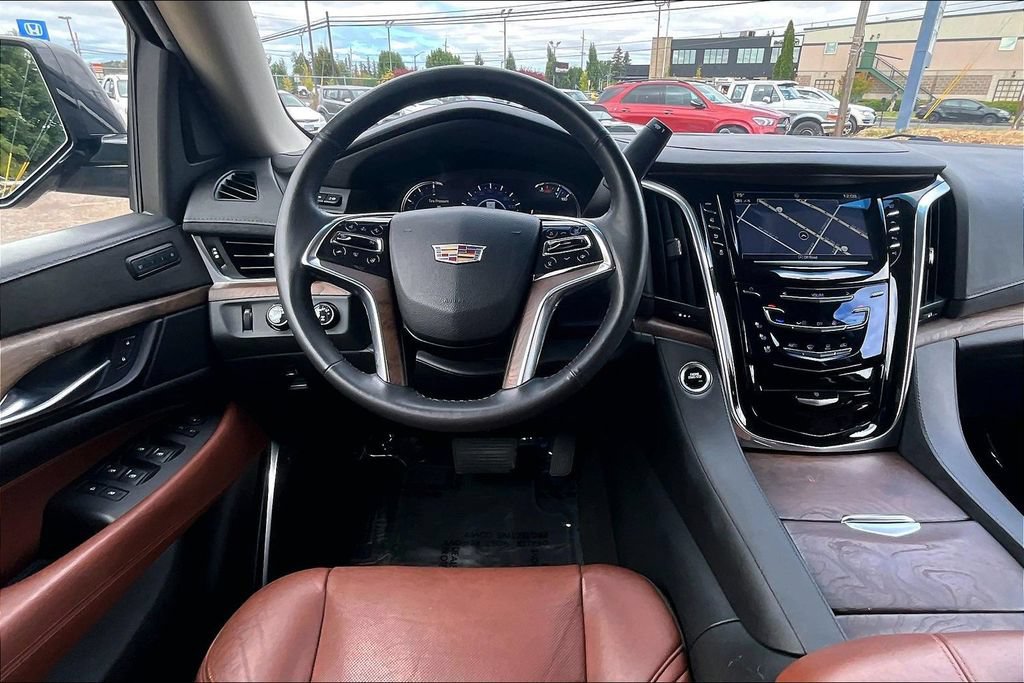 Used 2019 Cadillac Escalade ESV Premium Luxury w/ LPO, Escalade Noir Package AWD/4WD image 7
