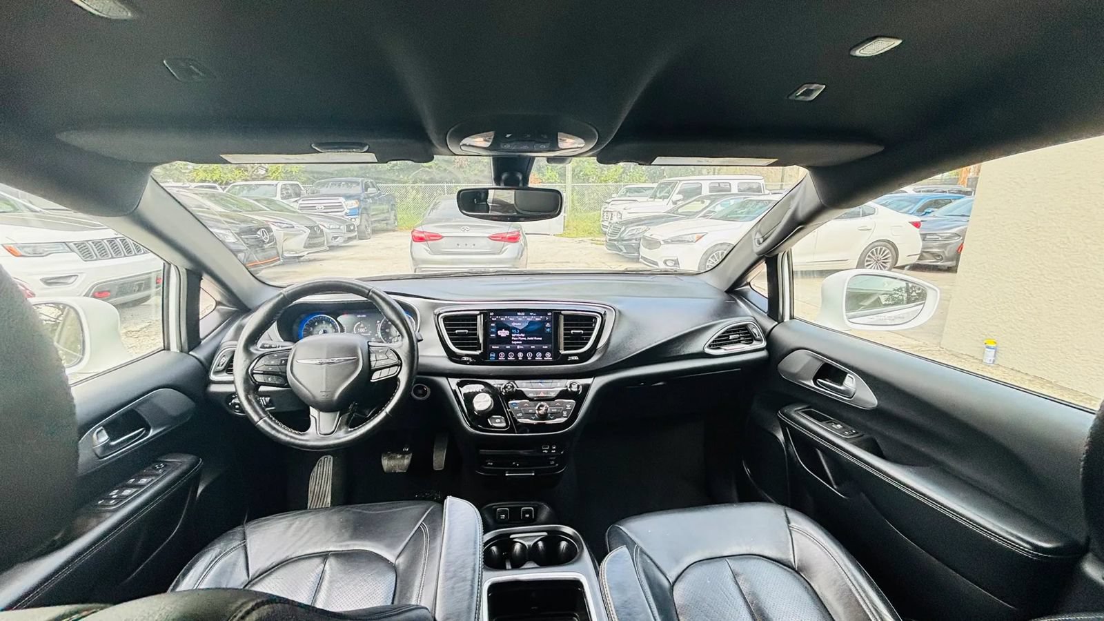 Used 2019 Chrysler Pacifica Touring-L Plus w/ S Appearance Package FWD image 15