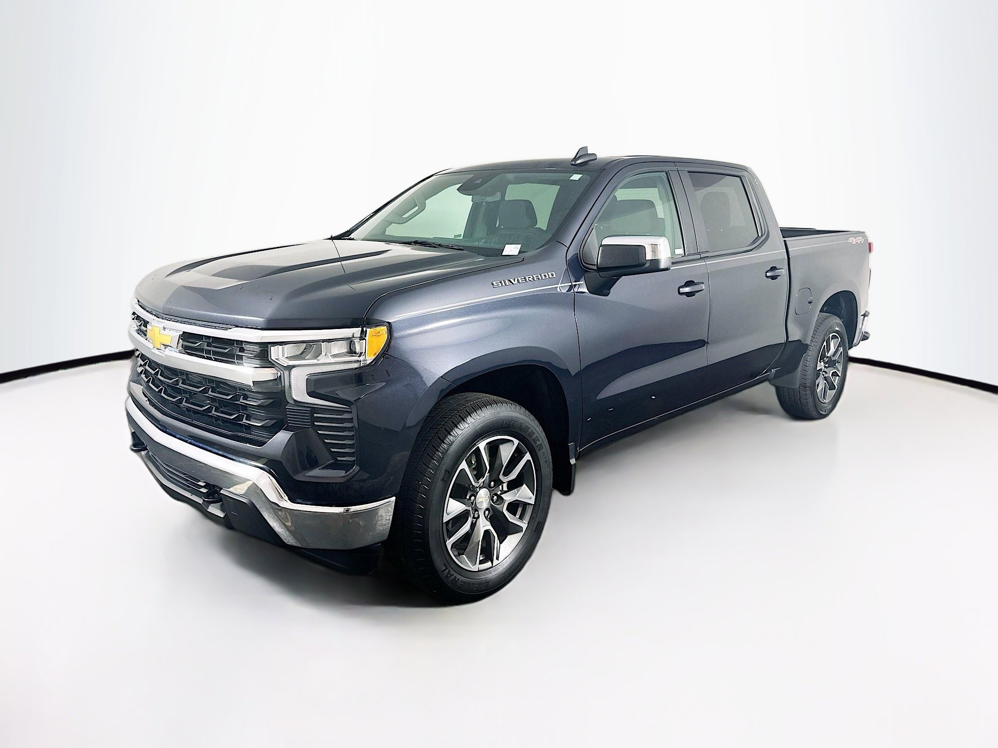 Used 2022 Chevrolet Silverado 1500 LT image 3