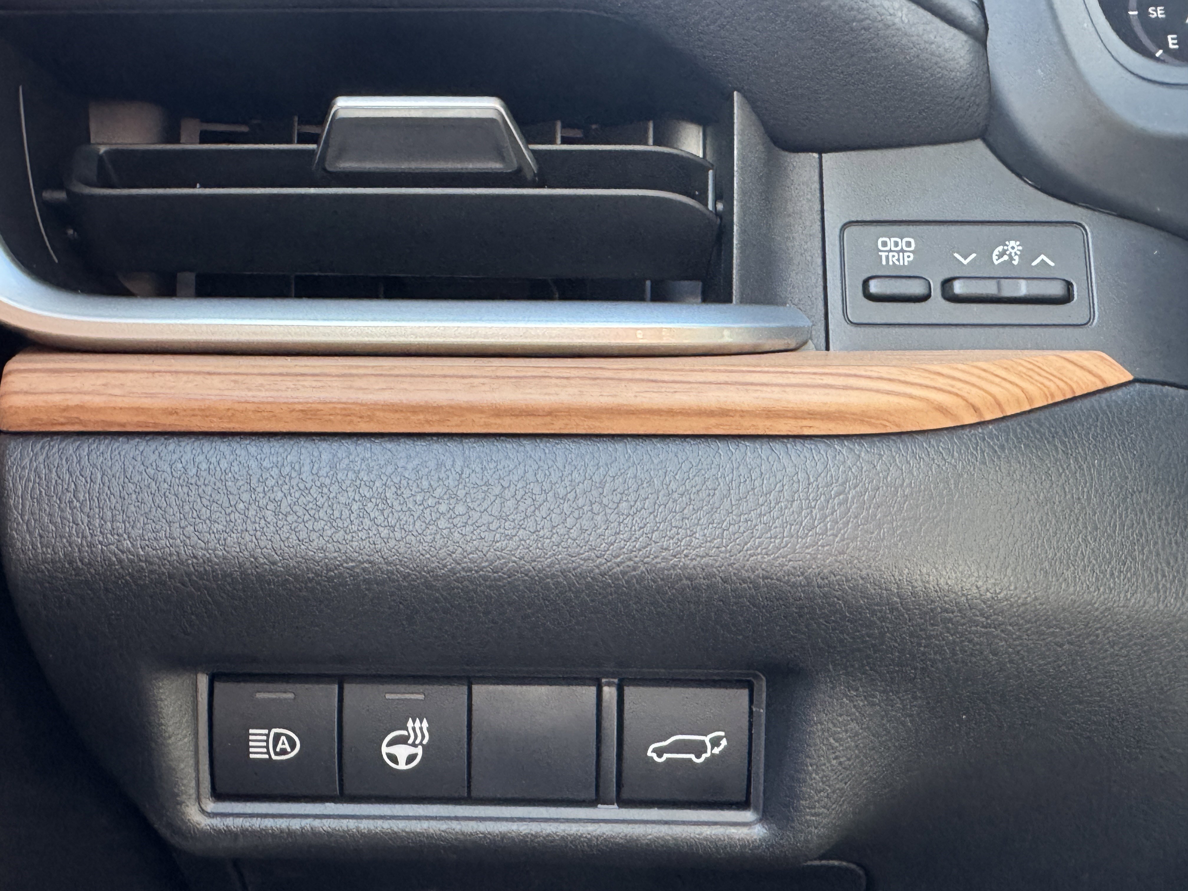 Used 2024 Toyota Grand Highlander AWD image 34