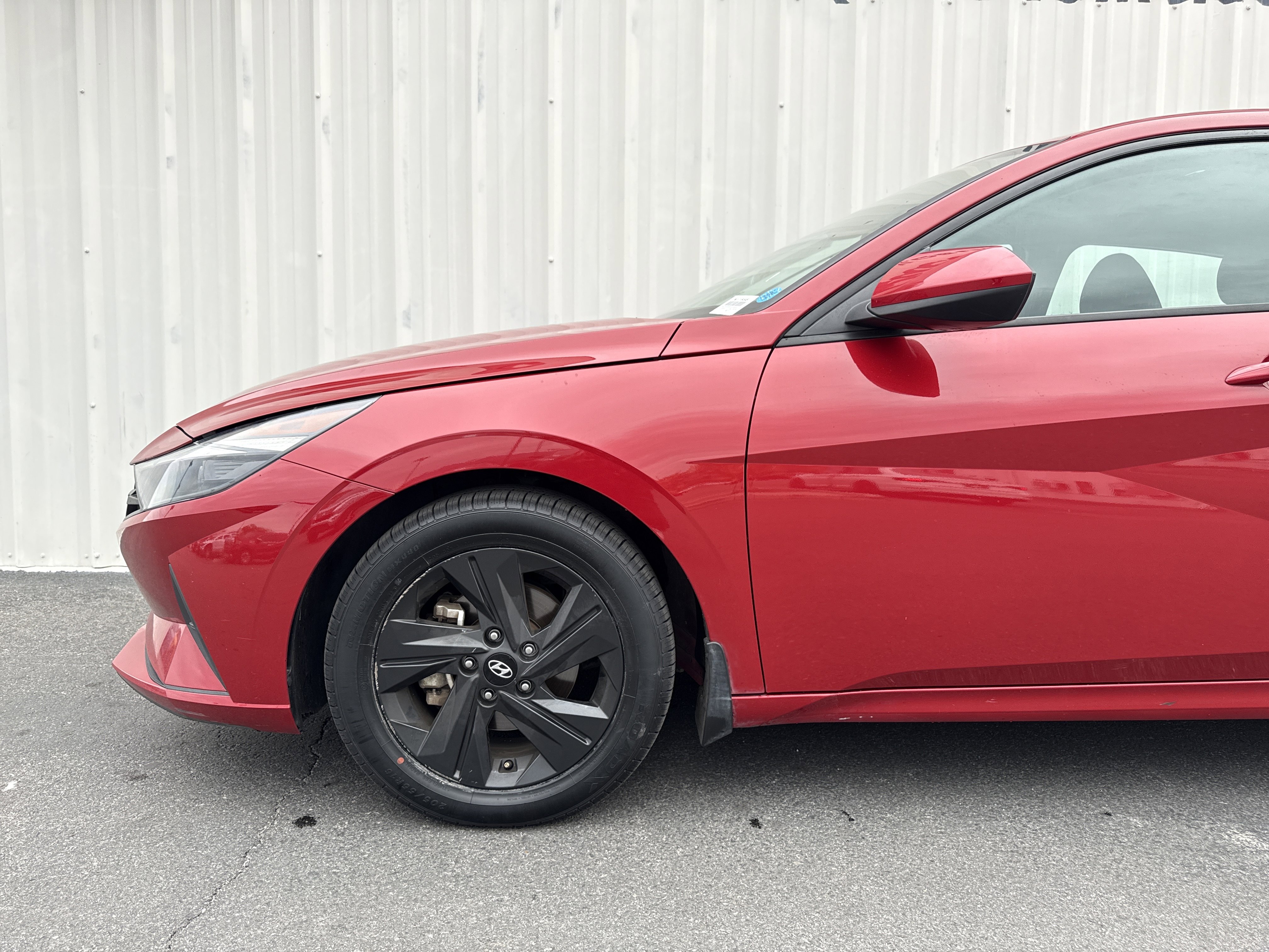 Used 2023 Hyundai Elantra SEL w/ Preferred Accessory Package image 3