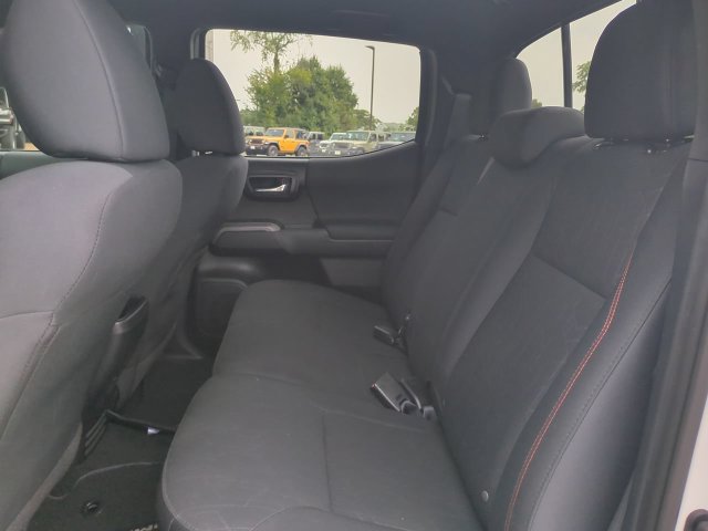 Used 2018 Toyota Tacoma TRD Sport RWD image 14