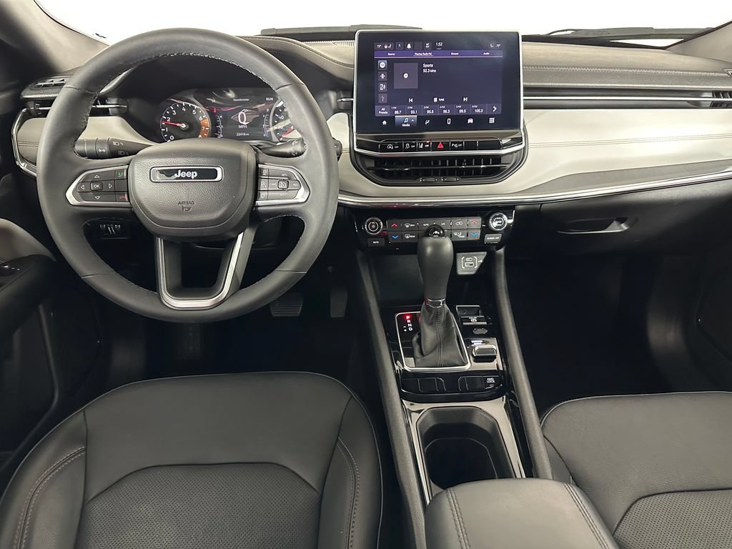 Used 2023 Jeep Compass Limited AWD/4WD image 10