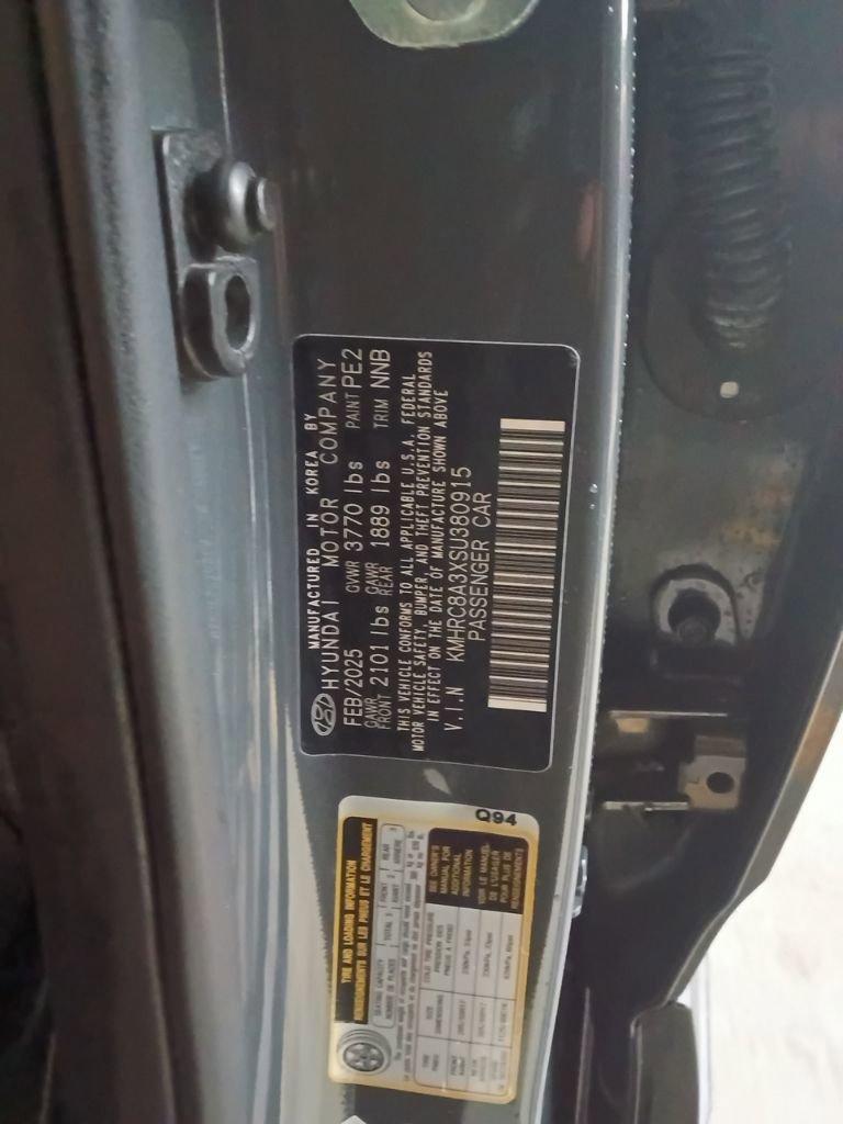 Used 2025 Hyundai Venue SEL FWD image 3