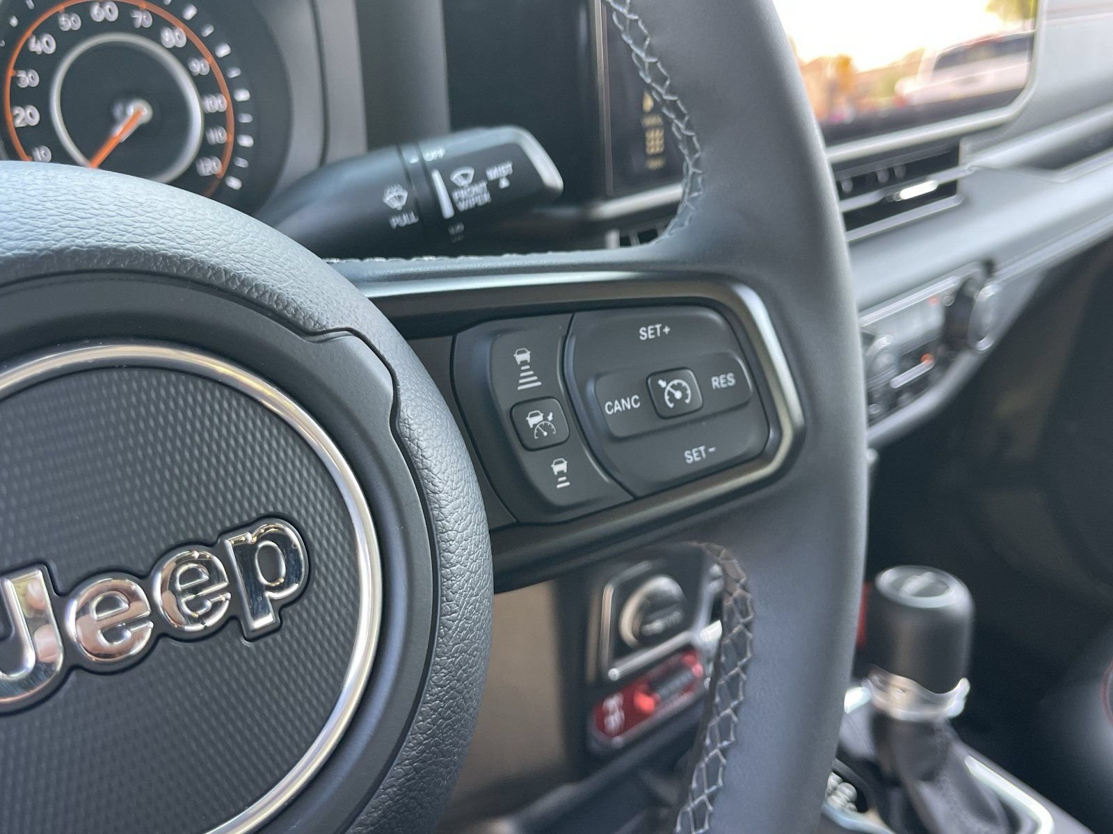 Used 2025 Jeep Gladiator Rubicon AWD/4WD image 24
