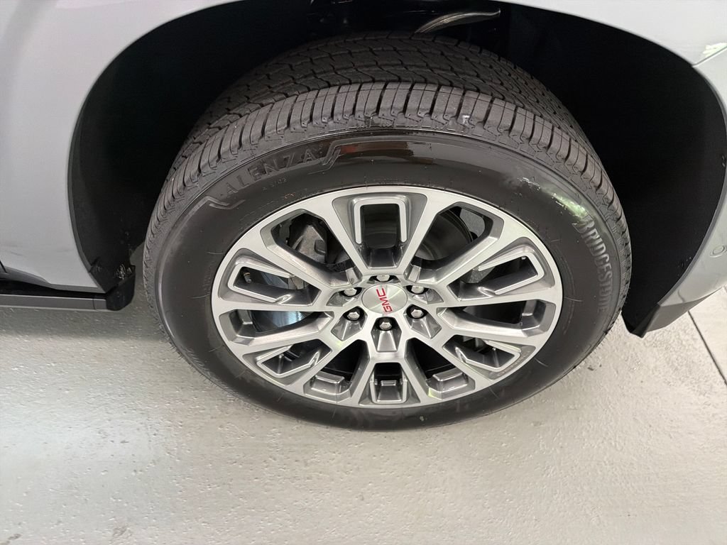 New 2026 GMC Yukon Denali w/ Denali Reserve Package RWD image 4