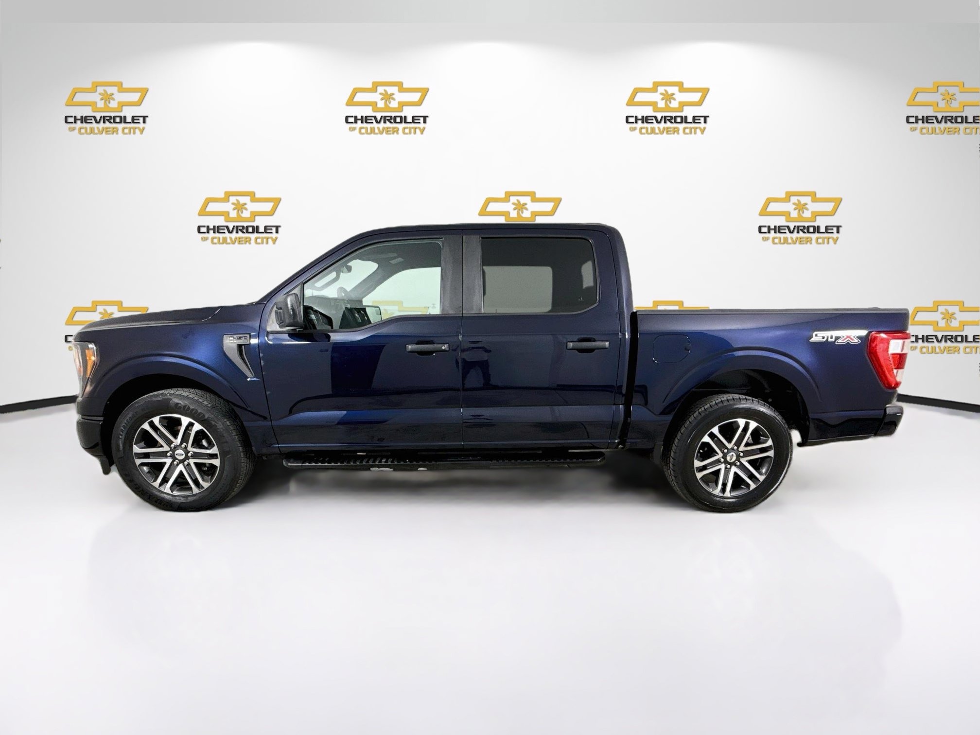 Used 2023 Ford F150 XL w/ STX Appearance Package RWD image 5