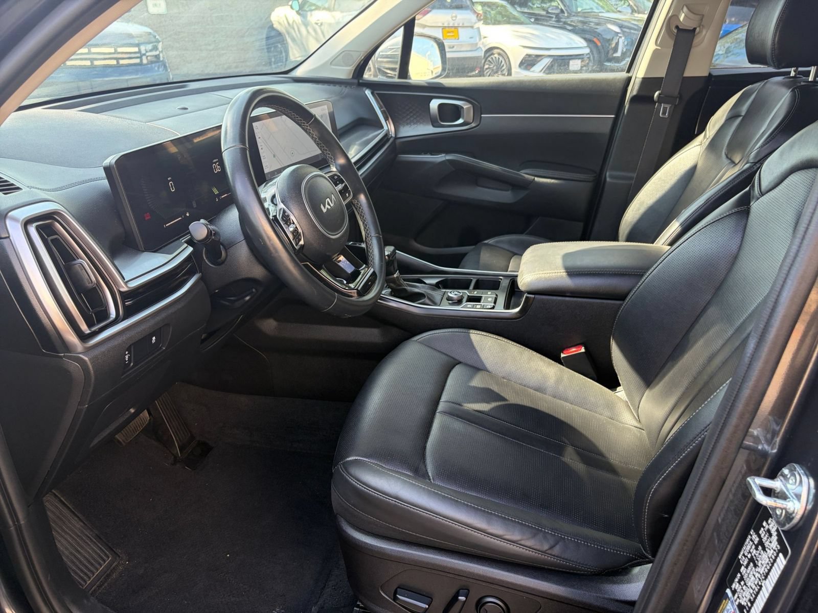 Used 2024 Kia Sorento S FWD image 24