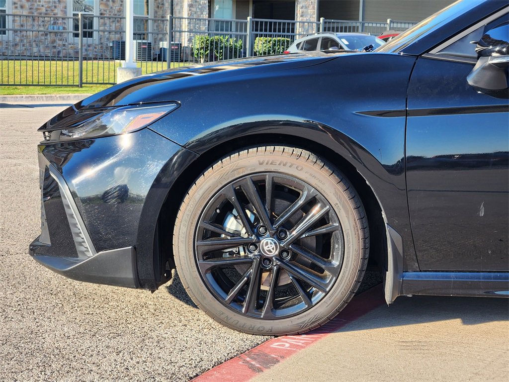 Used 2025 Toyota Camry SE image 6