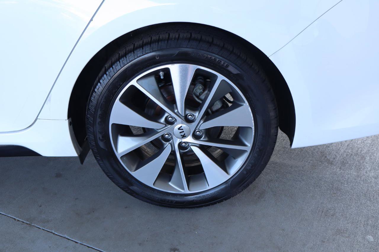 Used 2018 Kia Optima S w/ 18" Alloy Wheels Package image 13