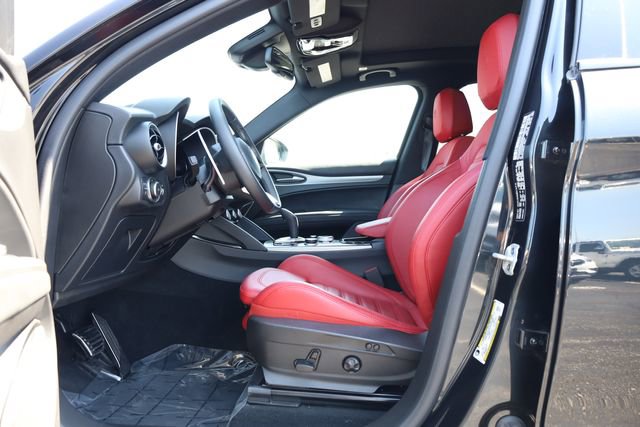 Used 2024 Alfa Romeo Stelvio Veloce image 11
