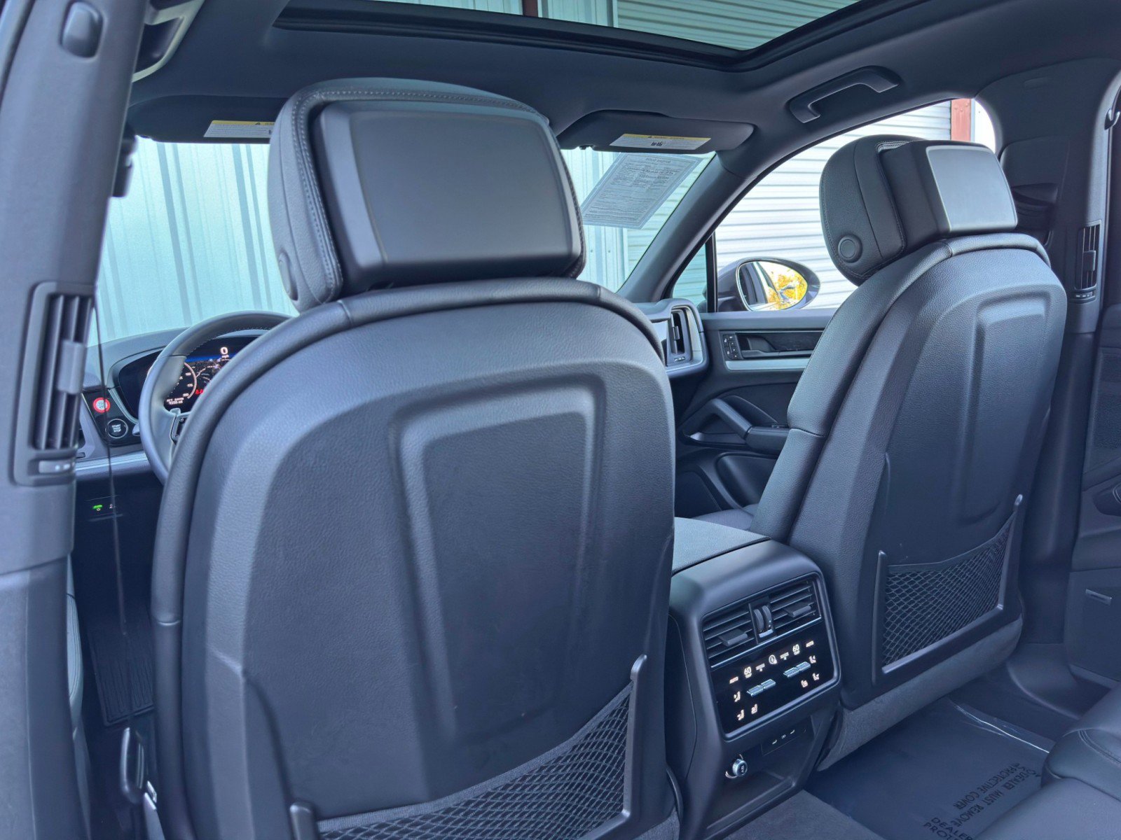 Used 2024 Porsche Cayenne S image 43