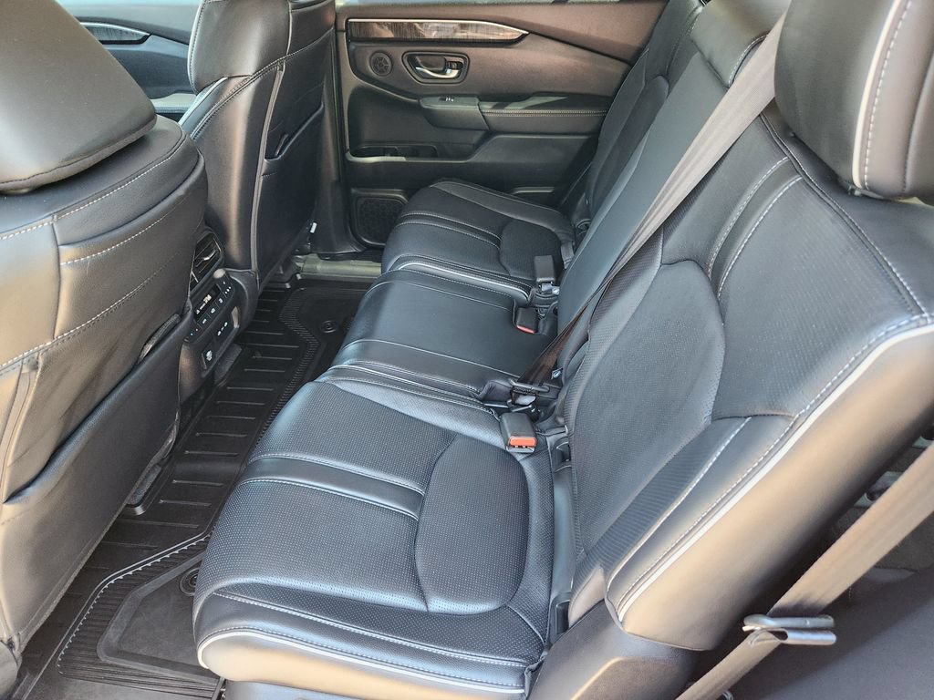 Used 2025 Honda Pilot Elite image 13