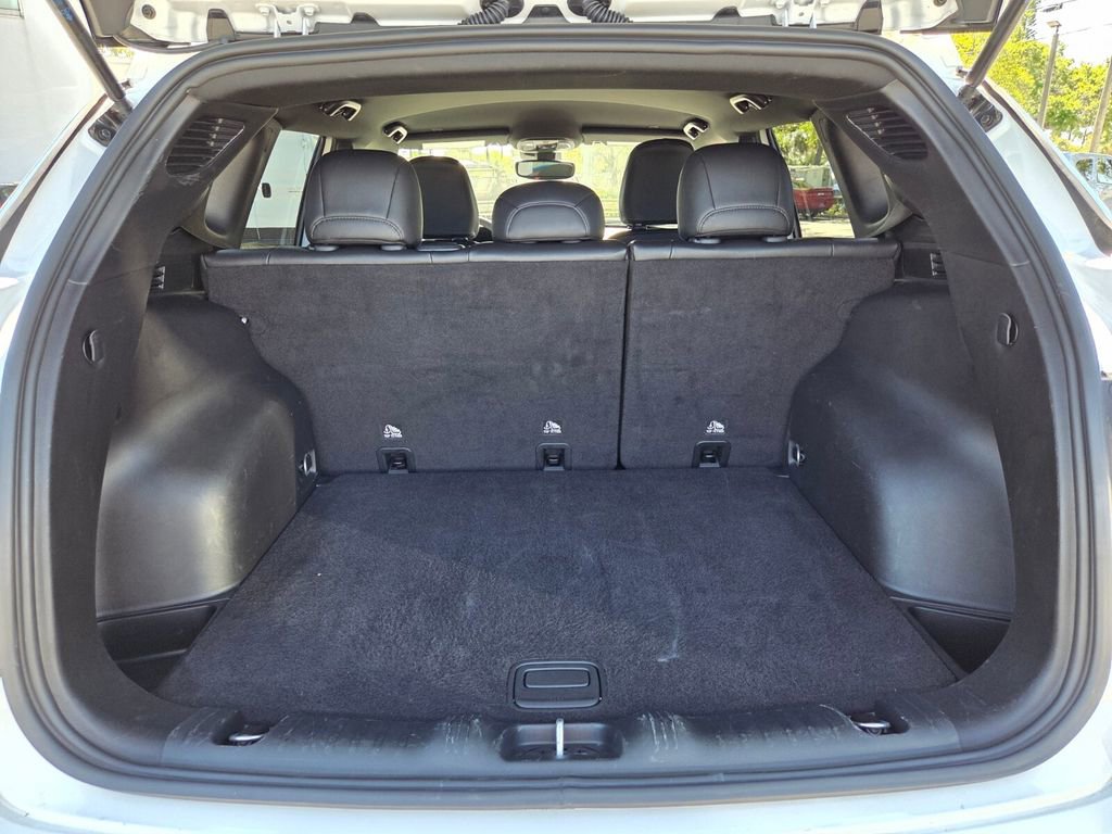 Used 2022 Jeep Compass Limited image 9