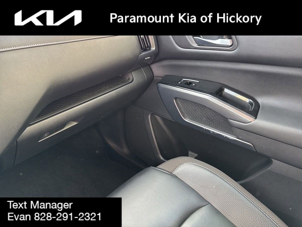 Used 2022 Nissan Pathfinder SL w/ SL Black Package image 27