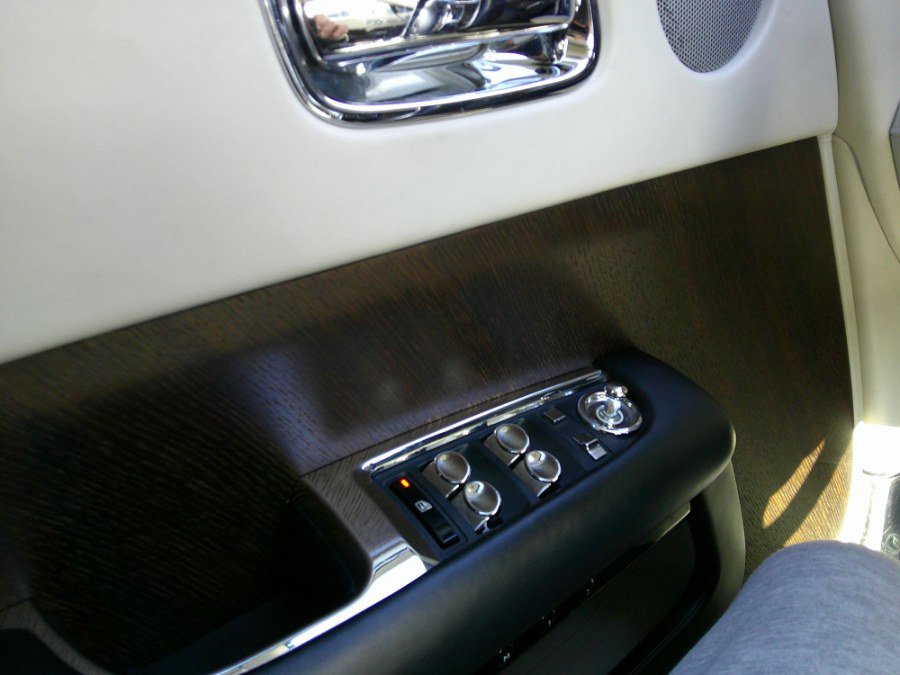 Used 2014 Rolls-Royce Wraith image 50