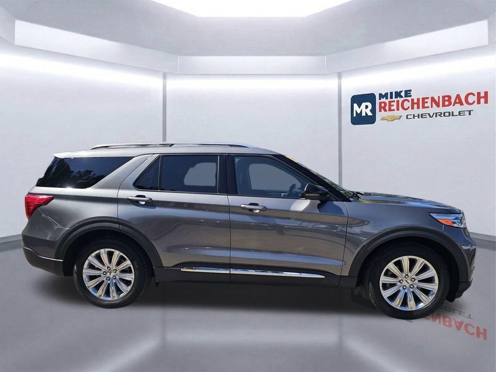 Used 2023 Ford Explorer Limited w/ Limited Technology Package RWD image 3