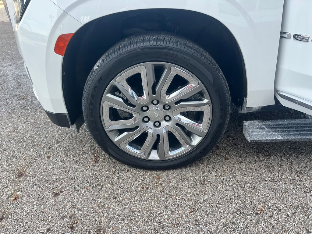 Used 2021 GMC Yukon XL Denali w/ Denali Premium Package image 28