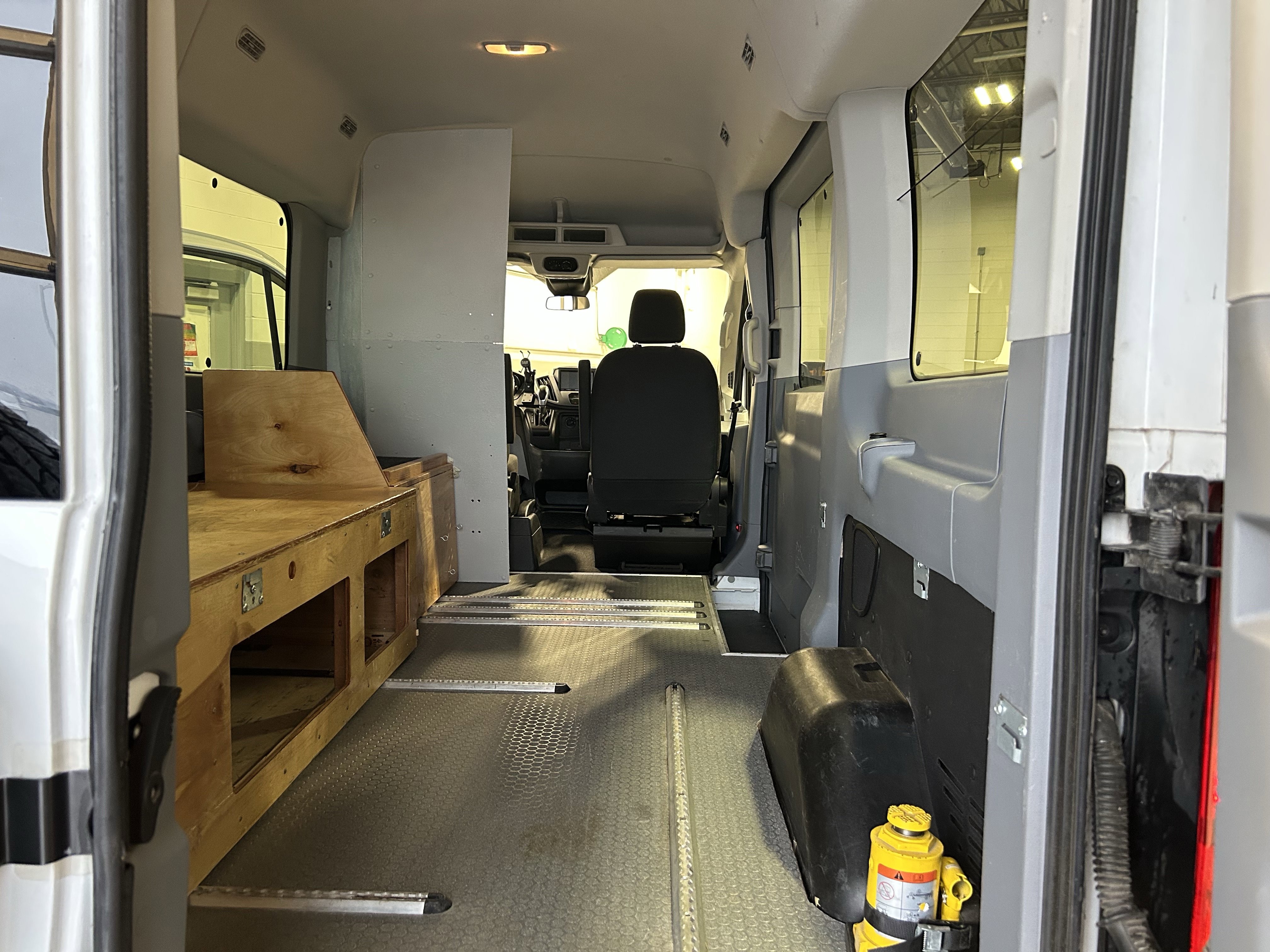 Used 2016 Ford Transit 150 XLT image 17