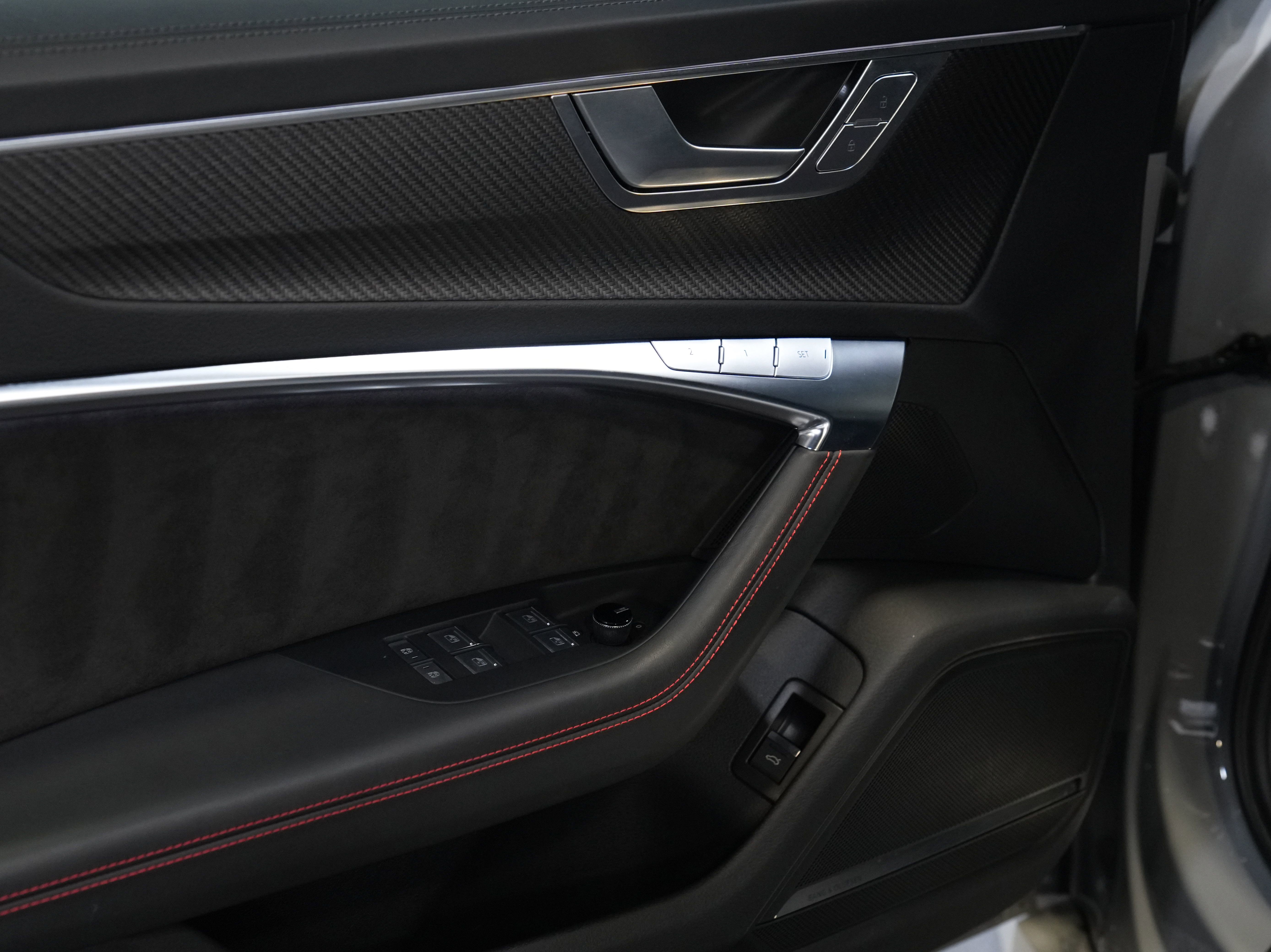 Used 2021 Audi RS 6 image 25