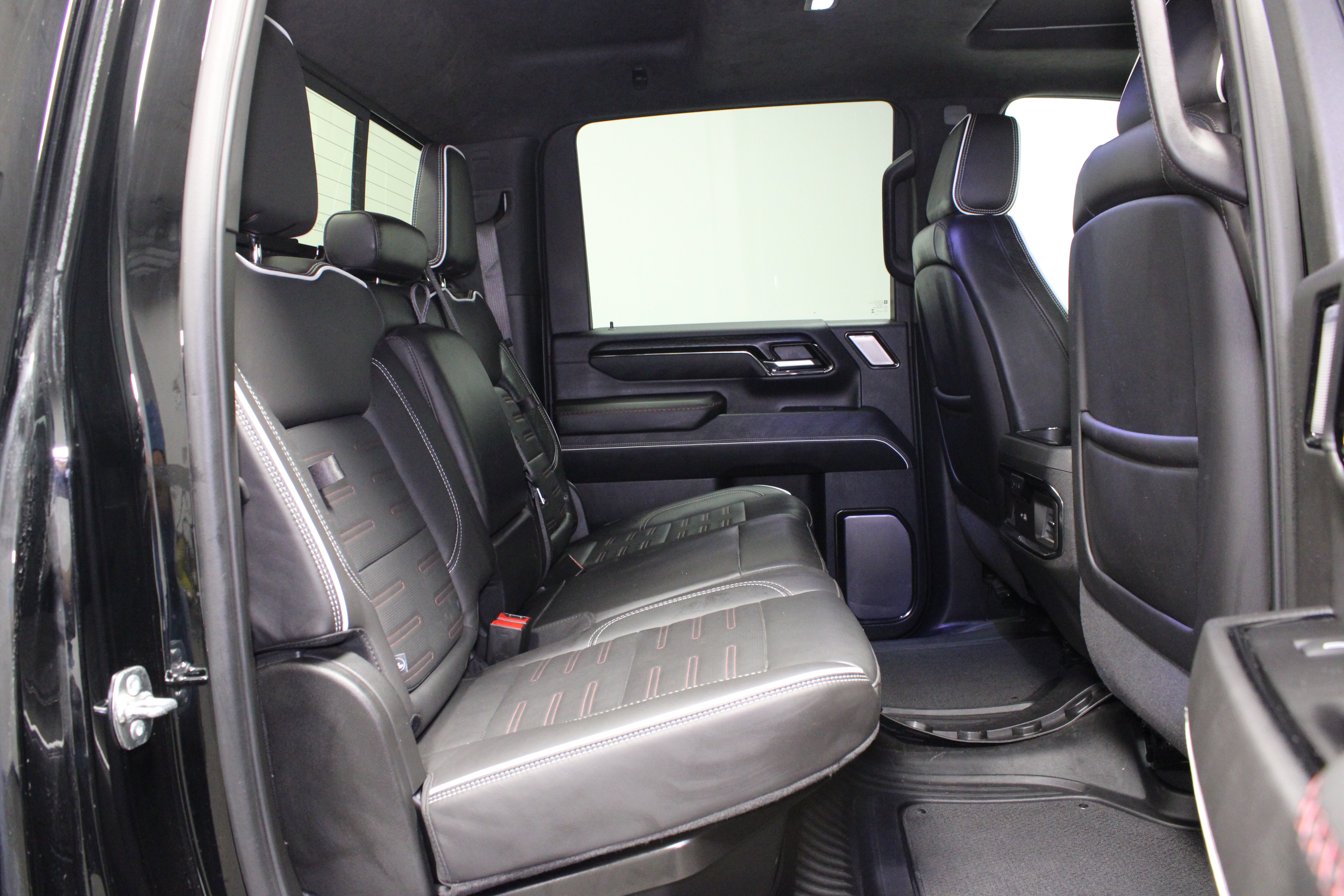 Used 2025 GMC Sierra 2500 AT4X AWD/4WD image 19