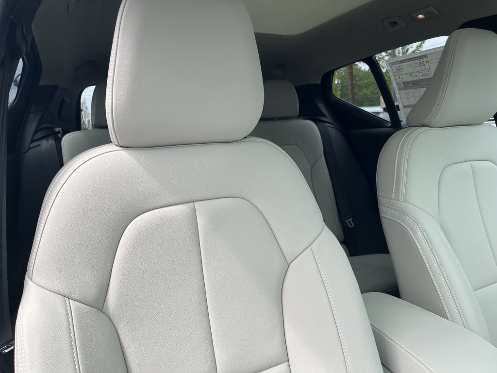 New 2026 Volvo XC40 B5 Plus w/ Protection Package Premier AWD/4WD image 21